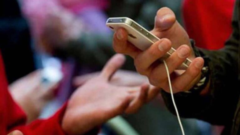 Ruba cellulare in strada, 45enne di Napoli arrestato a Formia