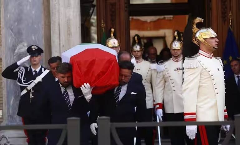 Giorgio Napolitano, conclusi i funerali laici a Montecitorio