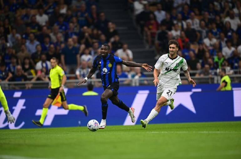 Black out Inter, il Sassuolo vince a San Siro e il Napoli accorcia