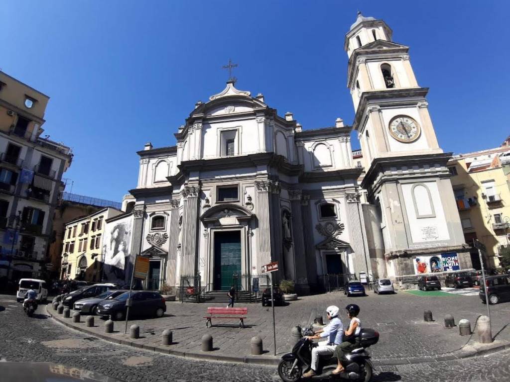 Rione Sanità, sorpresa a vendere cocaina dal suo basso: arrestata 42enne