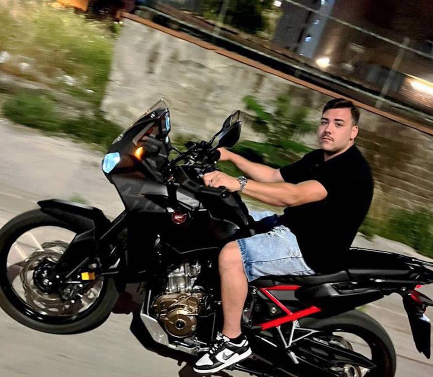 Napoli, il figlio del ras Apice stroncato da una grave malattia: corteo di moto al funerale