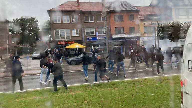 Scontri prima di Genk Fiorentina, 140 tifosi viola a rischio Daspo internazionale