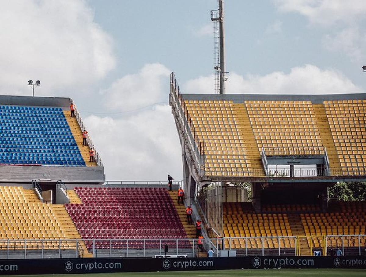 Caos a Lecce, 200 tifosi del Napoli bloccati all'ingresso dello stadio: il motivo