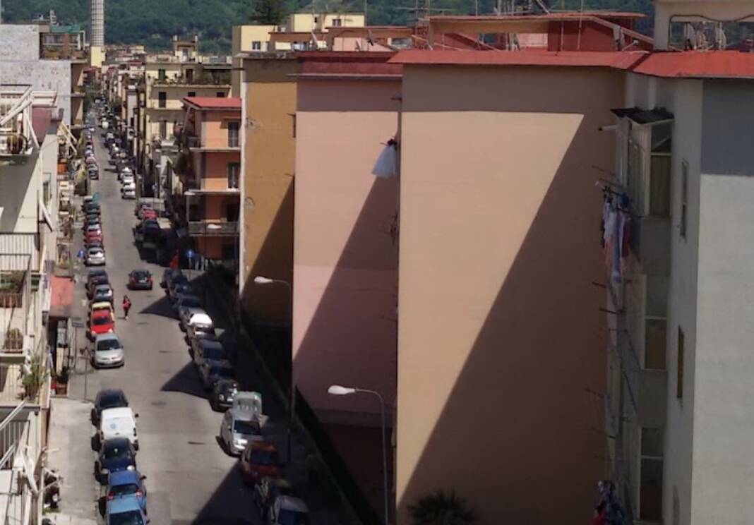 Terremoto: caduta calcinacci a Coroglio e verifiche nelle scuole di Napoli