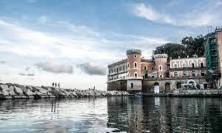 Palazzo Palladini di Un Posto al Sole arriva su Airbnb
