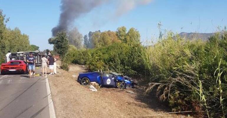 scontro ferrari-camper