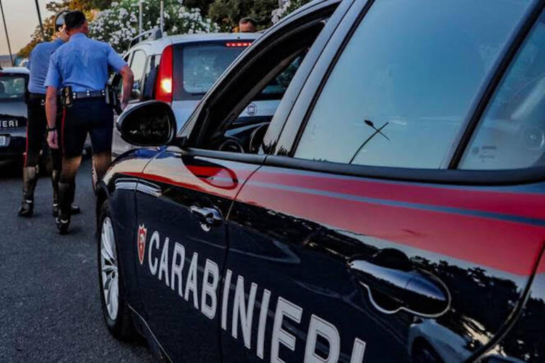 Napoli, investe l’ex compagno che lo aveva lasciato: arrestato 21enne