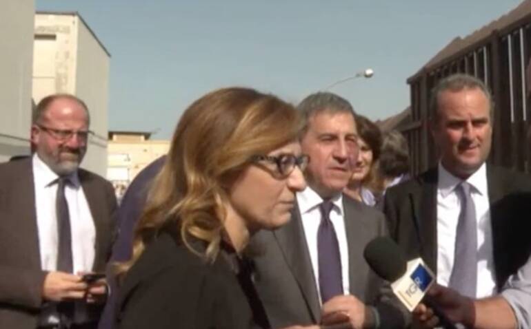 La  commissione parlamentare sulle periferie a Scampia e Caivano