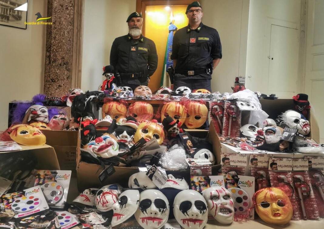 Halloween, in un mese sequestrati circa 4 milioni di prodotti non sicuri: 39 denunce