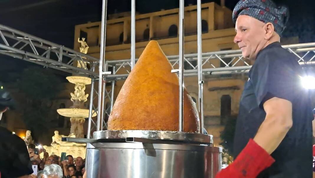 L'arancino più grande del mondo è di Messina: pesa 52 chilogrammi