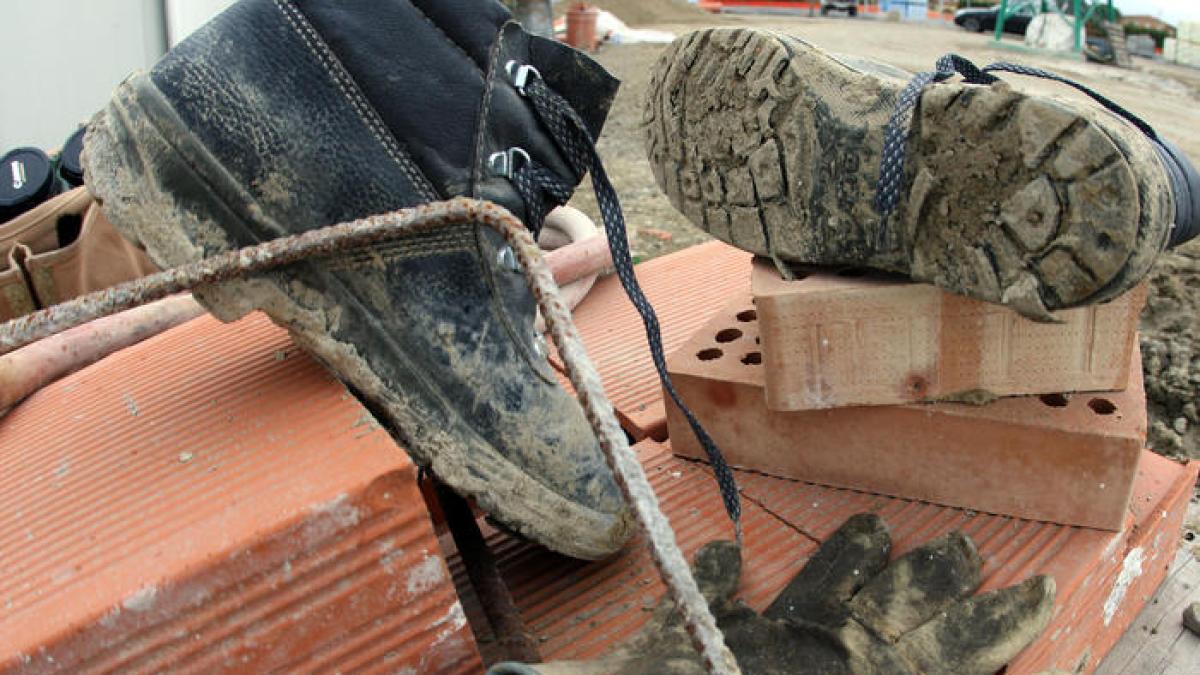 Cadde da traliccio e morì, condannato il datore di lavoro