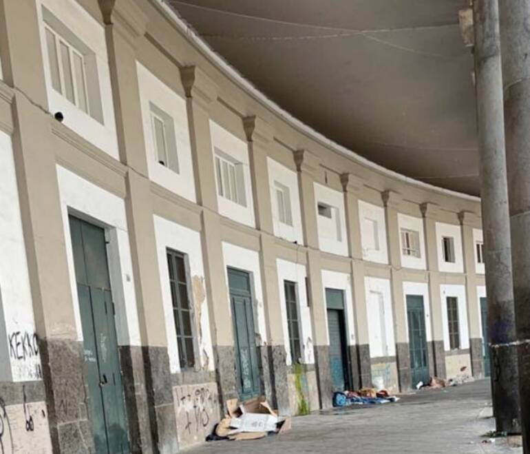 cadavere piazza plebiscito