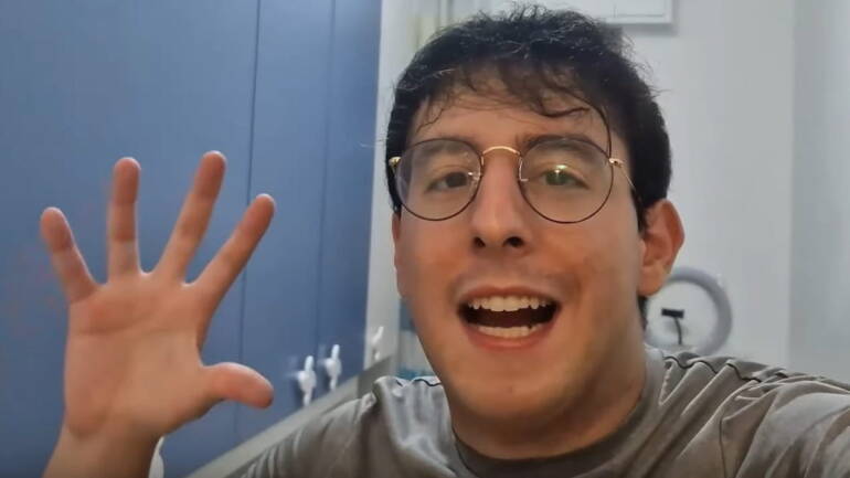 Violenza sessuale su un 13enne arrestato lo Youtuber Davide Favaloro