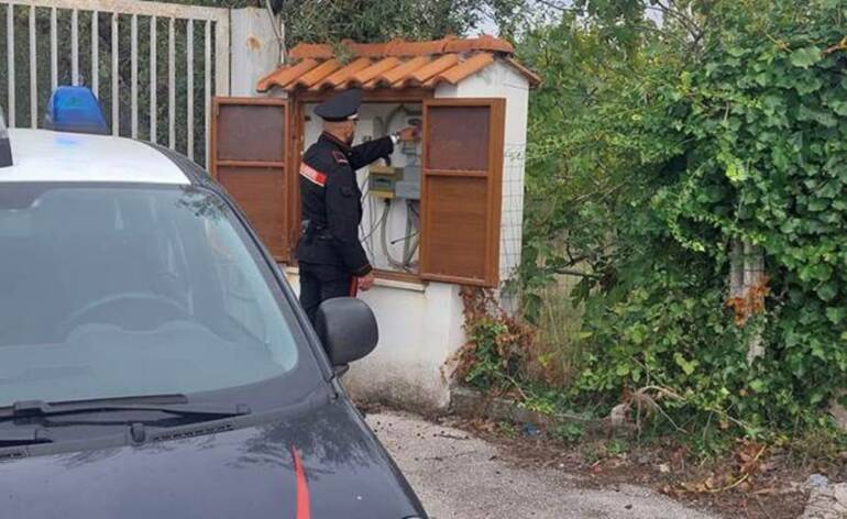 Preleva energia elettrica della rete comunale per la propria azienda, imprenditore denunciato a Sessa Aurunca