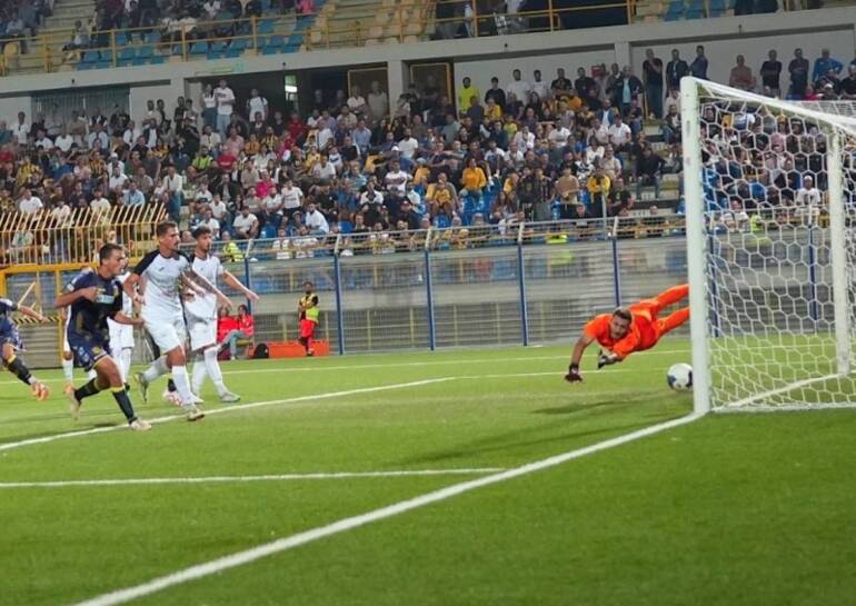 Con il gol di Romeo la Juve Stabia continua a sognare