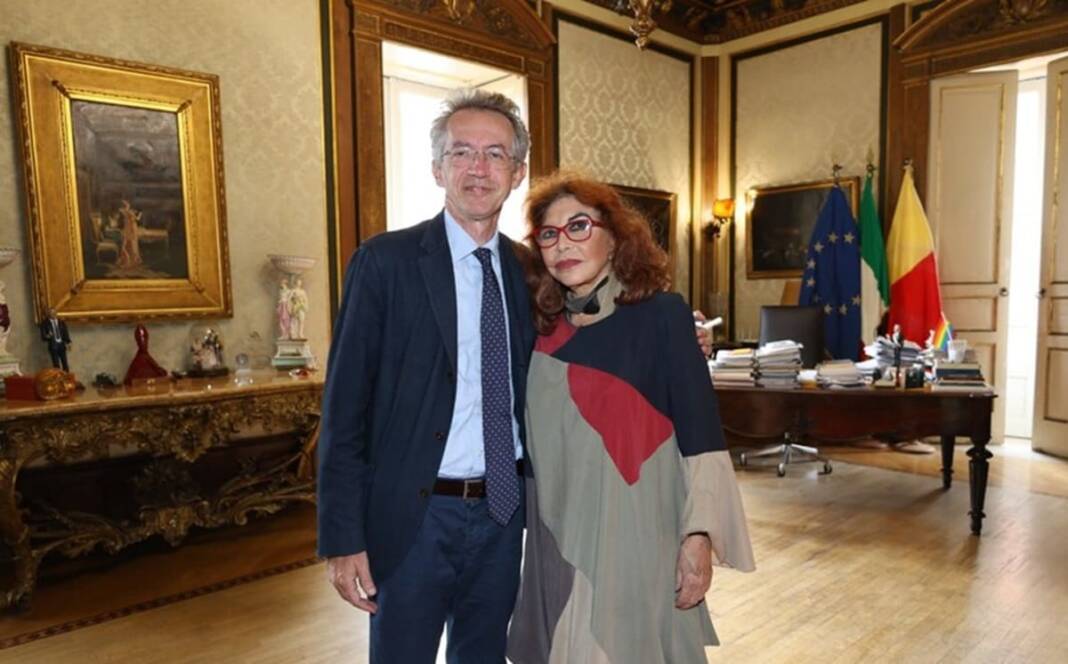 Il sindaco Manfredi incontra l'attrice Ida Di Benedetto dopo la rapina in casa
