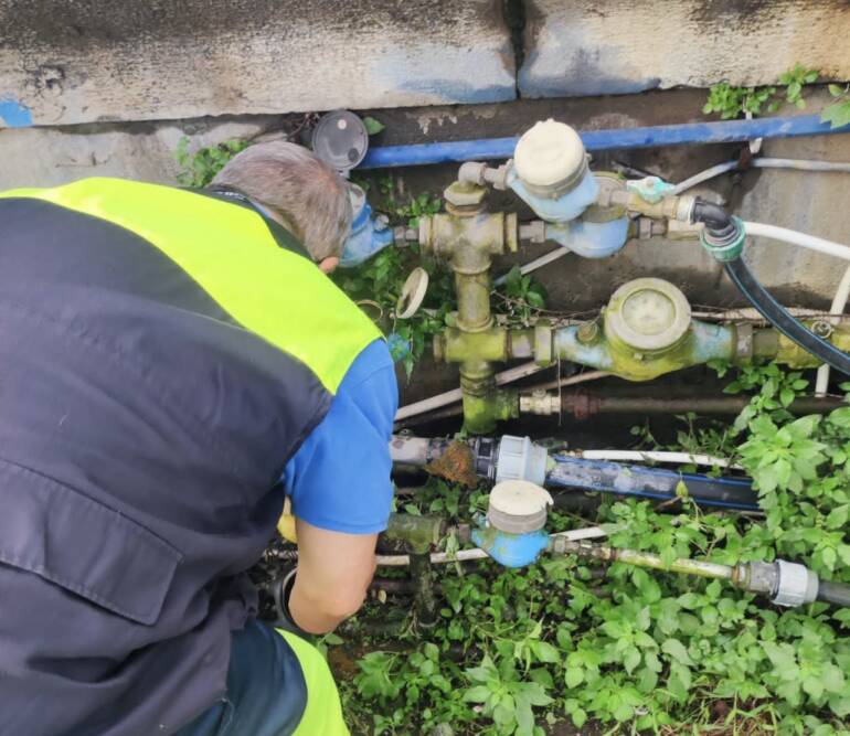 Napoli, a Mergellina scoperti allacci abusivi alla rete dell’acqua pubblica