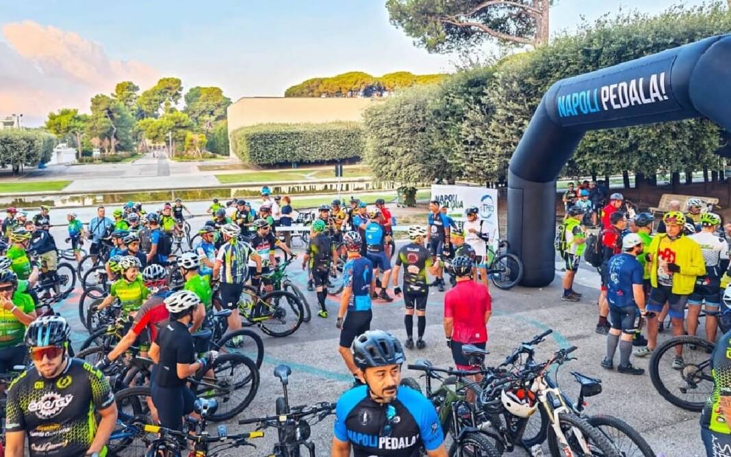 Grande successo per la Napoli Obliqua: impegnati 250 ciclisti da tutta Italia
