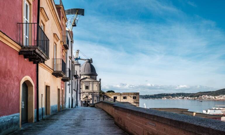 Caccia al tesoro al Rione Terra per scoprirne la storia e le bellezze con Puteoli Sacra