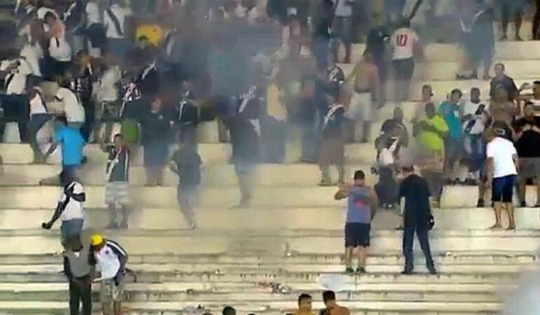 Rissa tra ultras di Flamengo e Vasco da Gama in Brasile, un morto