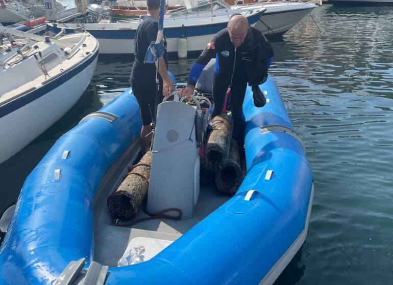 I ragazzi dell’area penale di Napoli recuperano tubi da fondali
