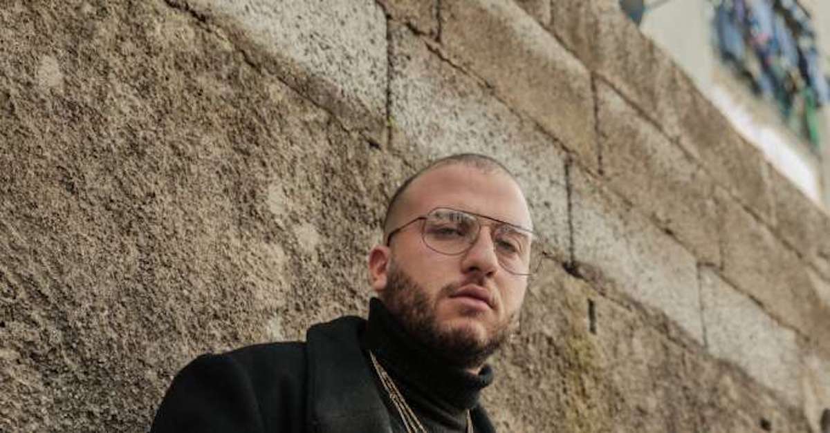 Salerno, estorsioni e minacce ai commercianti: arrestato il rapper Roberto Bianco Junior