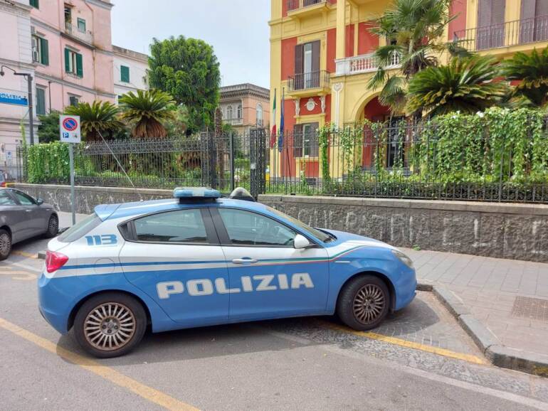 Napoli, controlli a tassisti e Ncc abusivi a Capodichino: multe e sequestri