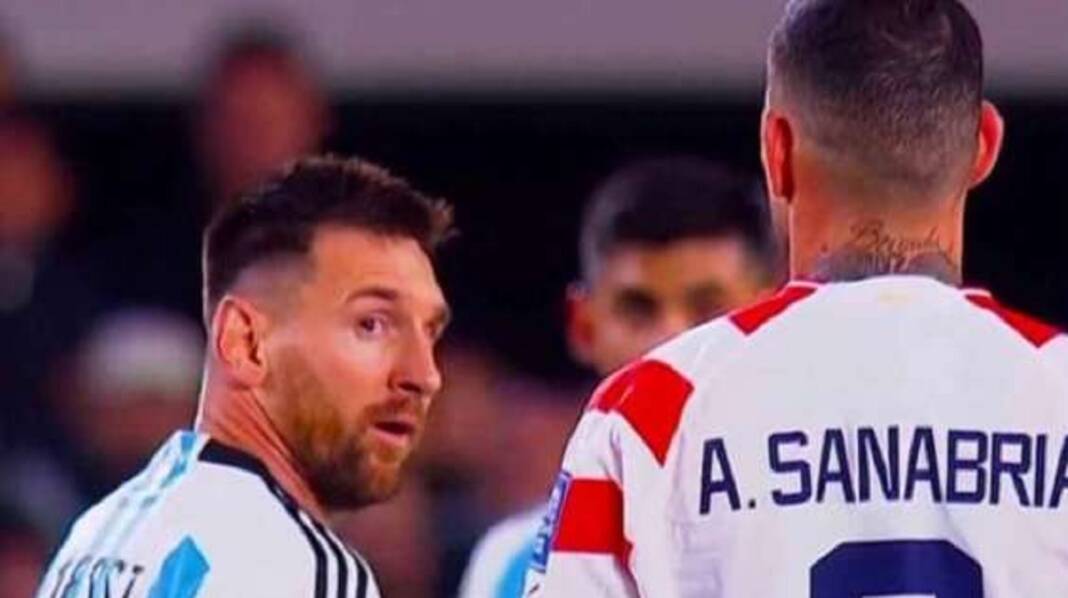 Bufera in Argentina: sputo di Sanabria a Messi, la replica della 'Pulce'