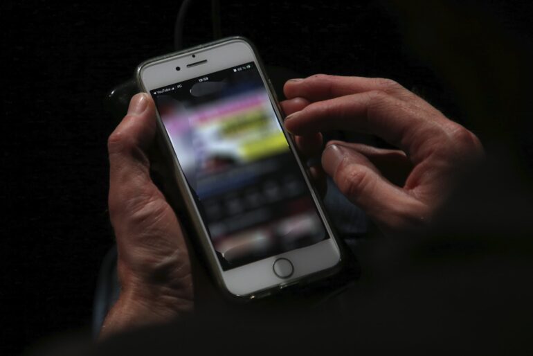 Il gioco online da mobile: come lo smartphone sta cambiando abitudini, mercato e percezione del gambling