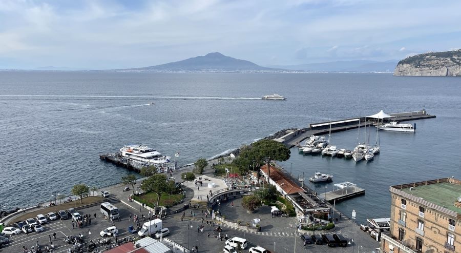 Vie del mare, arriva abbonamento pendolari Sorrento-Napoli