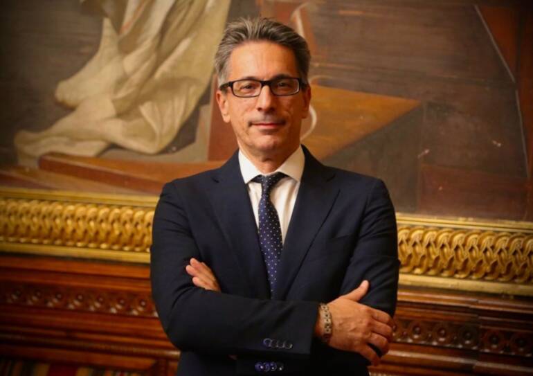 Bimba morta a Boscotrecase, Mazzella (M5S): “De Luca è mandante morale”