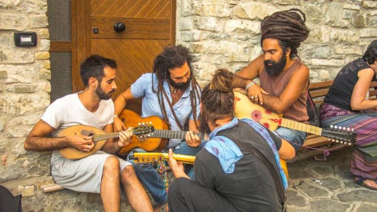 ‘Cilento Battente’, un raduno e festival di chitarra battente l’11 e 12 novembre