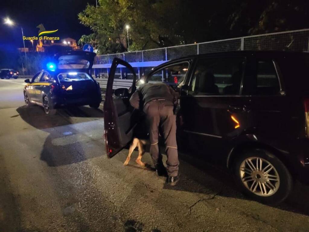 Napoli, corriere della droga arrestato al casello di Loreto