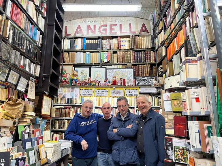 Napoli,  venerdì 17 novembre Notte bianca per salvare l’arco di Port’Alba e contro l’abbandono di piazza Dante