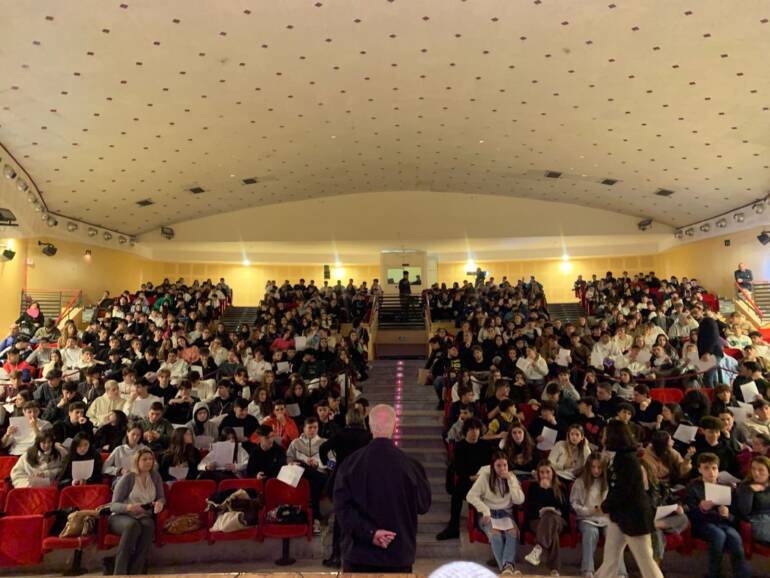 “Se ti annienta non è amore”: all’istituto Salesiani Vomero di Napoli l’incontro avvocati-studenti sul femminicidio