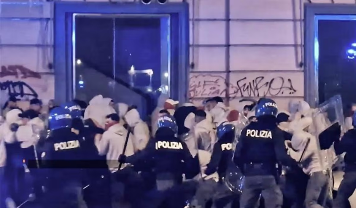 Disordini a Napoli, il questore: "Arrestati 11 berlinesi, ma nessuno scontro con tifosi partenopei. Settore ospiti non sarà chiuso"