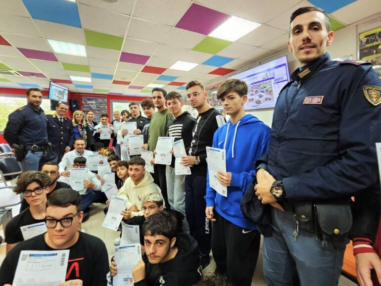 Studenti del Parco Verde al Maradona per la gara di Champions grazie a Nefrocenter