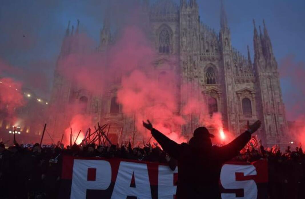 Milan PSG, tifosi francesi danneggiano cabina metro e provano a sfondare schieramento Polizia