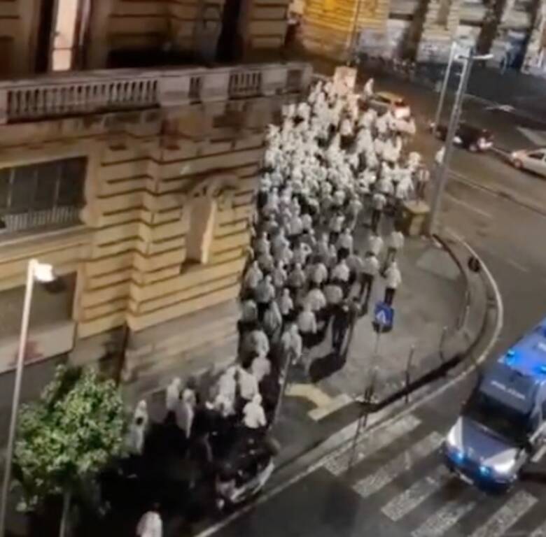Napoli, la città protesta per il nuovo saccheggio dei tifosi tedeschi