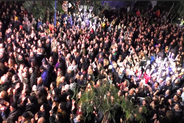 Casamicciola Terme, in migliaia al concerto di Enzo Avitabile