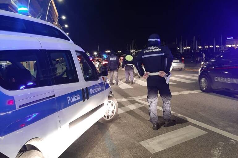 Napoli multati 16 locali della movida