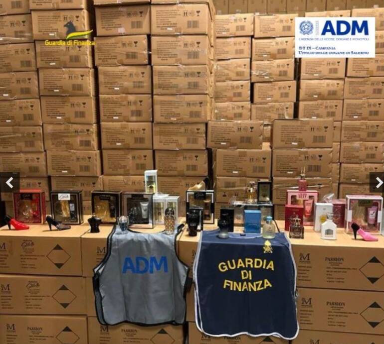 Salerno, maxi sequestro di profumi contraffatti