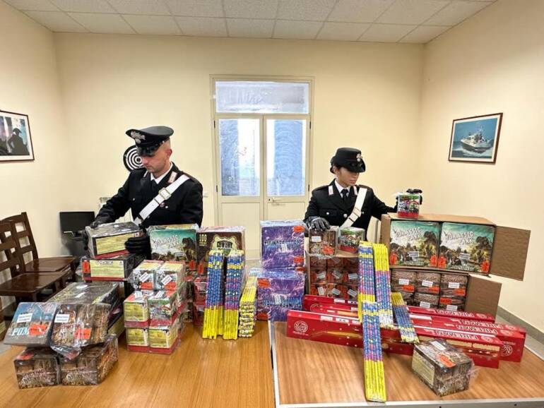 Arresti, denunce e sequestri di botti illegali a Napoli e provincia
