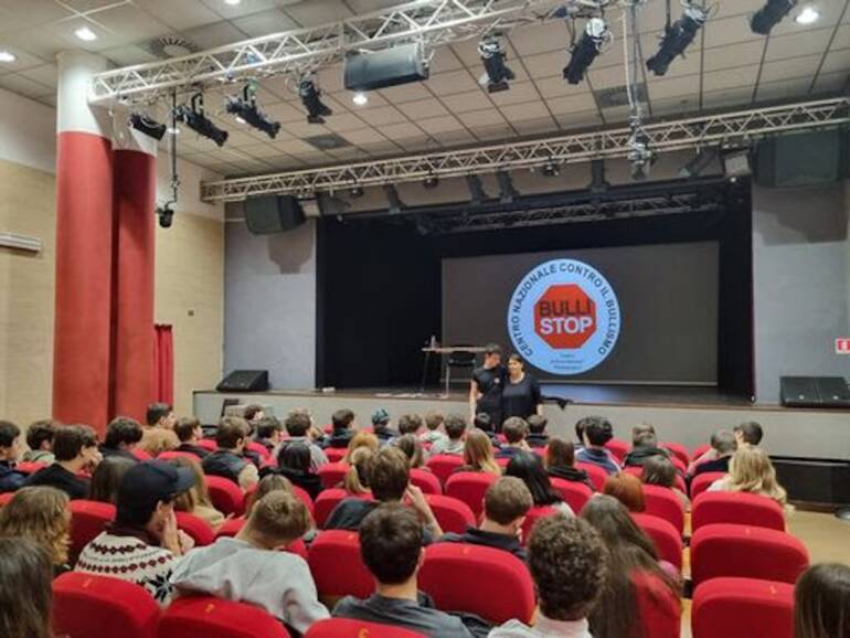 Al via il progetto anti-bully cover, studenti portavoce anti-bullismo