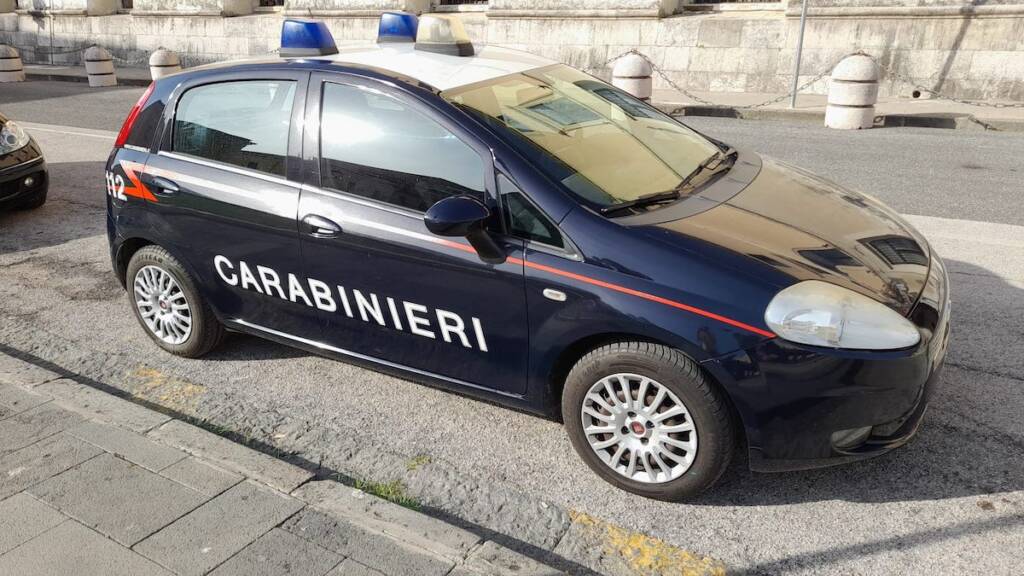 Bacoli, la camorra rialza la testa: incendiata di un imprenditore