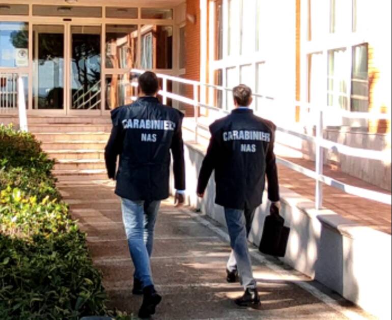 Mense ospedaliere da incubo: blitz dei Nas in Campania, bocciate 18 strutture su 22