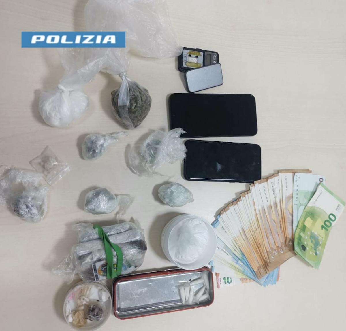 Arrestato 41enne per droga nella lattina coca cola a Posillipo
