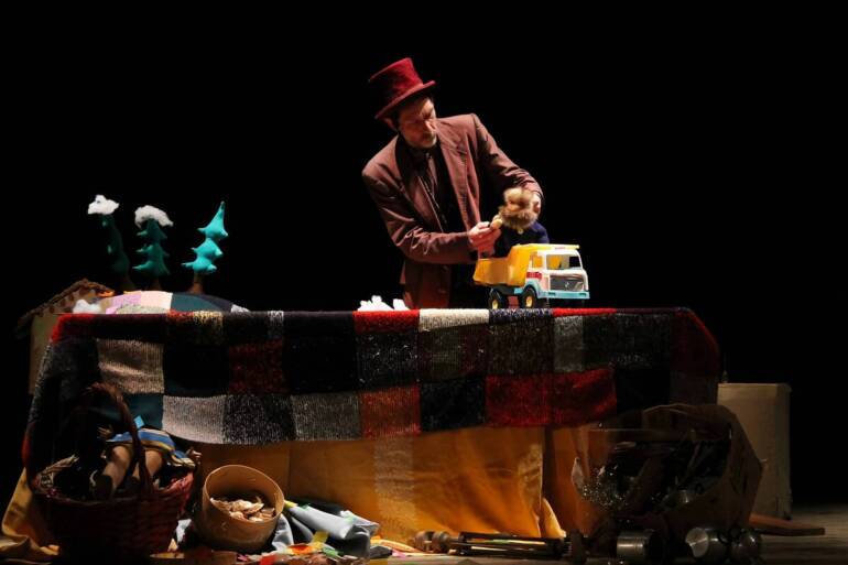 FESTE al TEATRO KAROL, a Castellammare di Stabia in scena ‘I tre Pini di Natale’