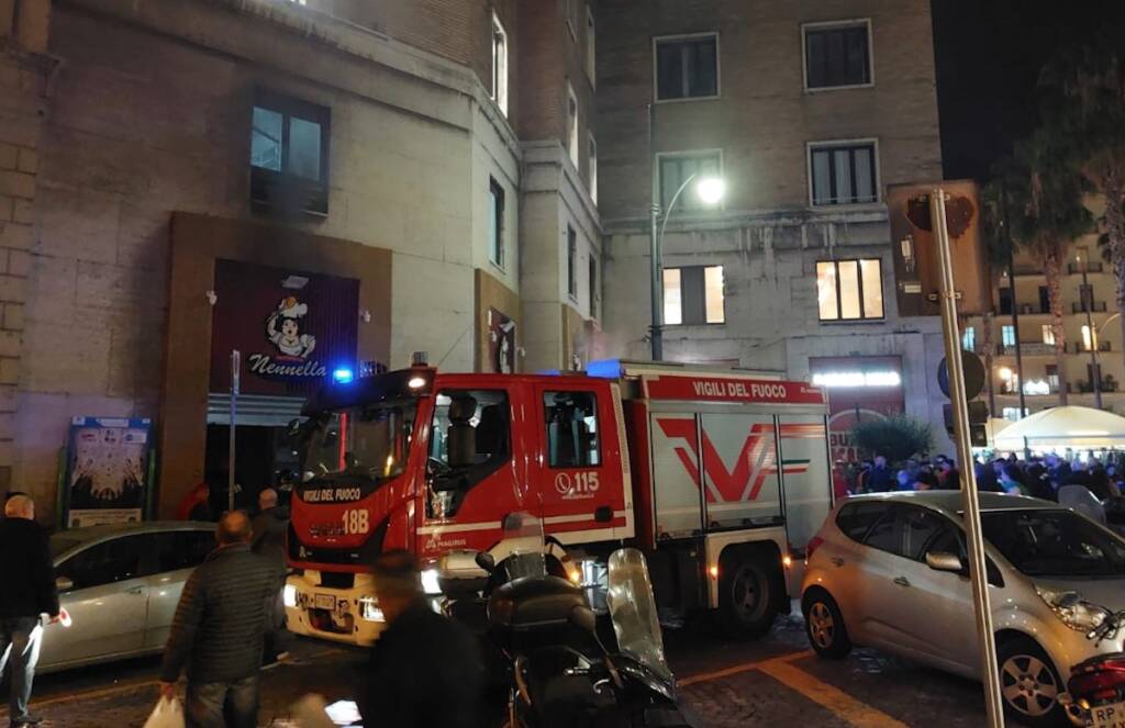 Incendio nella nuova trattoria Nennella: inaugurazione rinviata