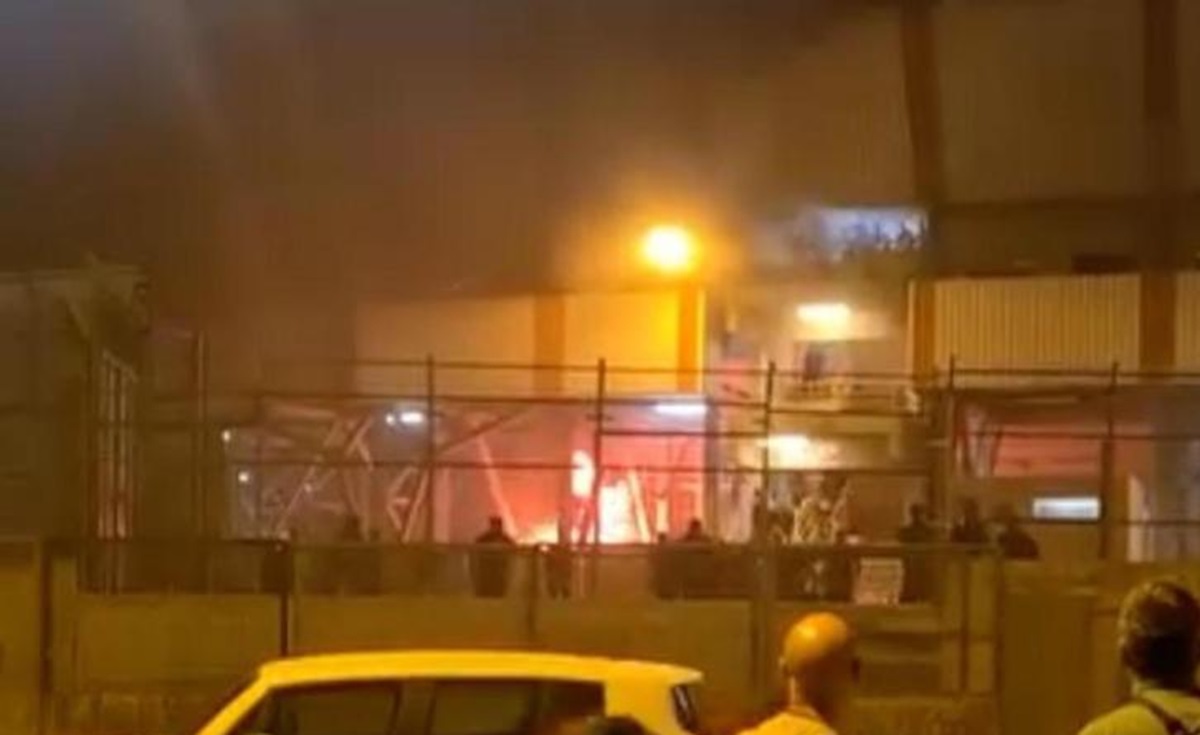 Provocano incendio nello stadio del Taranto, arrestati due tifosi del Foggia